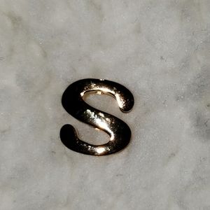 1983 AVON Fashion Jewelry Monogram Initial "S" Great Keepsake